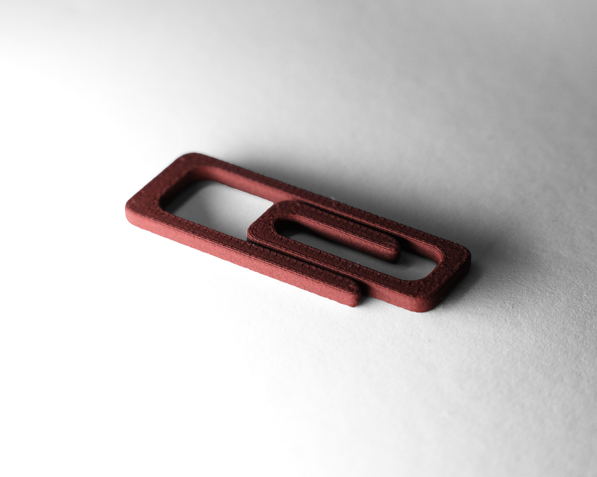 EIN UNBESTAND KARABINER